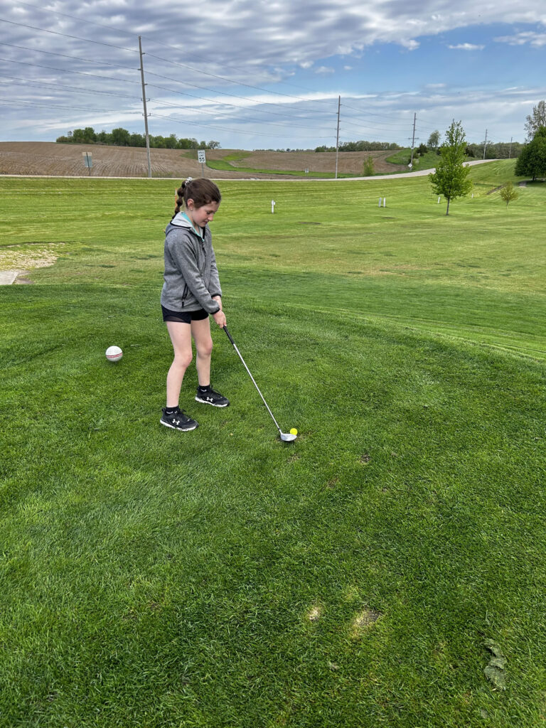This image has an empty alt attribute; its file name is golf5-1-768x1024.jpg