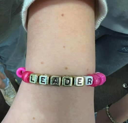 Friendship bracelet saying 'leader'